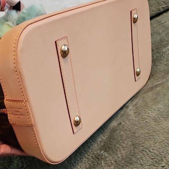 Louis Vuitton Alma GM Monogram Near Excellent Conditions - Picture 4 of 14